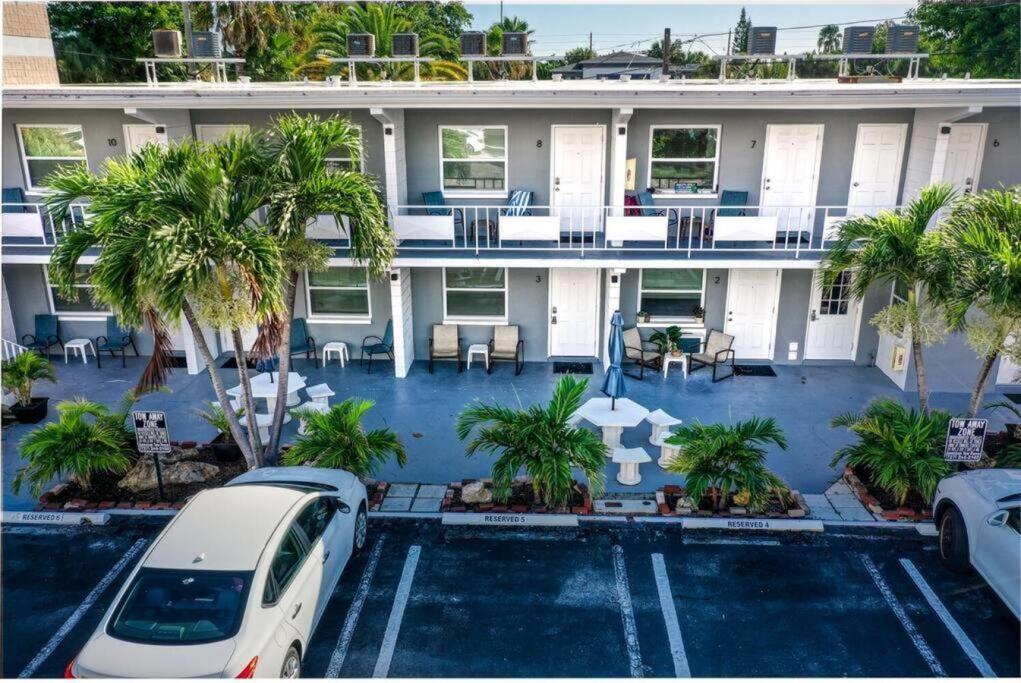 סיינט פיט ביץ' Sunset Beach Suites Of Madeira Beach! Pet Friendly Summer Getaway! Steps To Beach! - Suite 10 מראה חיצוני תמונה
