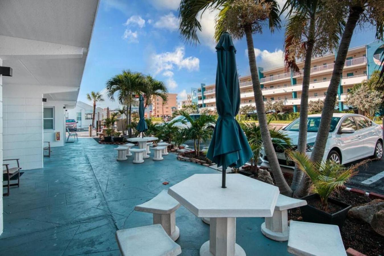 סיינט פיט ביץ' Sunset Beach Suites Of Madeira Beach! Pet Friendly Summer Getaway! Steps To Beach! - Suite 10 מראה חיצוני תמונה